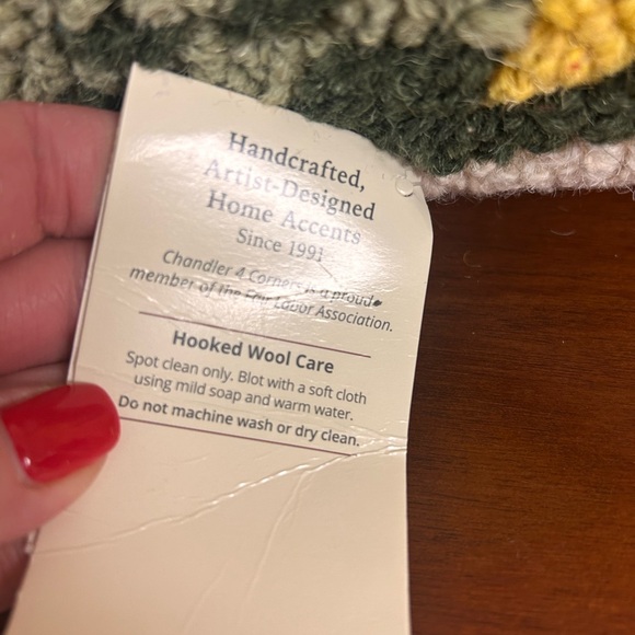 Chandler 4 Corners Sunflower Up Close - Hooked Wool Pillow NWT - Picture 4 of 6